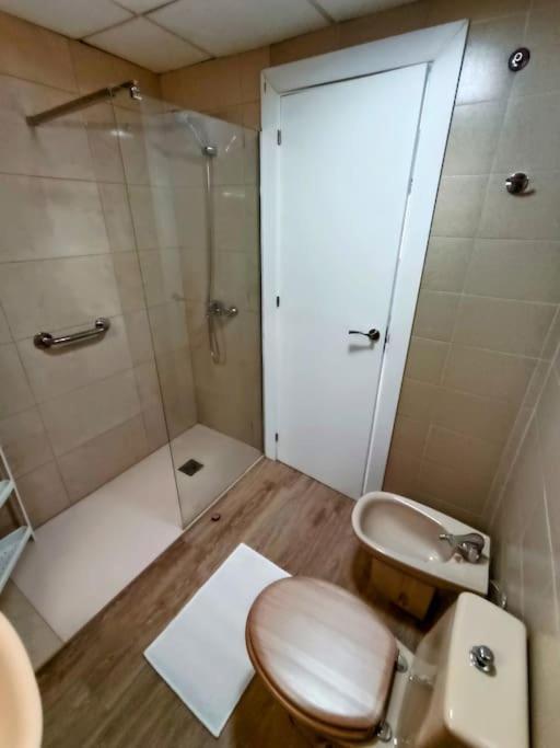 Dulos House Pool And Free Wifi Cho Luaran gambar